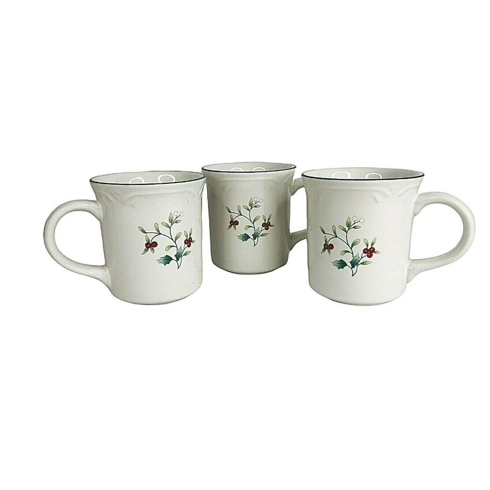 3 Pfaltzgraff Winterberry Coffee Mugs Christmas Cups Holly Berry Set